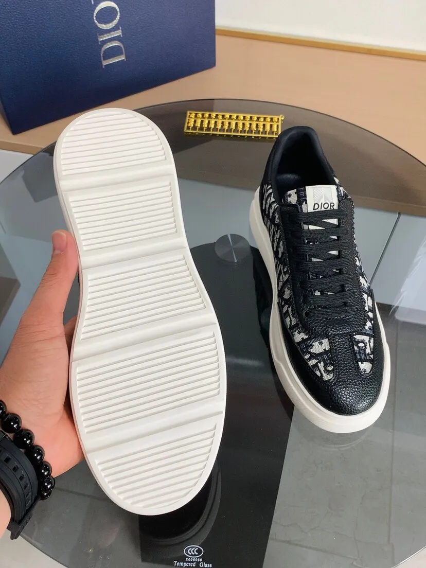 Factory price 420⌚️⌚️[Dior] Dior's new men's genuine leather casual shoes, the highest version on the market, any comparison is welcome🆚! The original leather has excellent texture and is super high-end! Fetal sheep net lining imported from Italy, removable pad! Luxurious materials and fine workmanship, highly recommended! Code number: 38-444⃣️Color optional